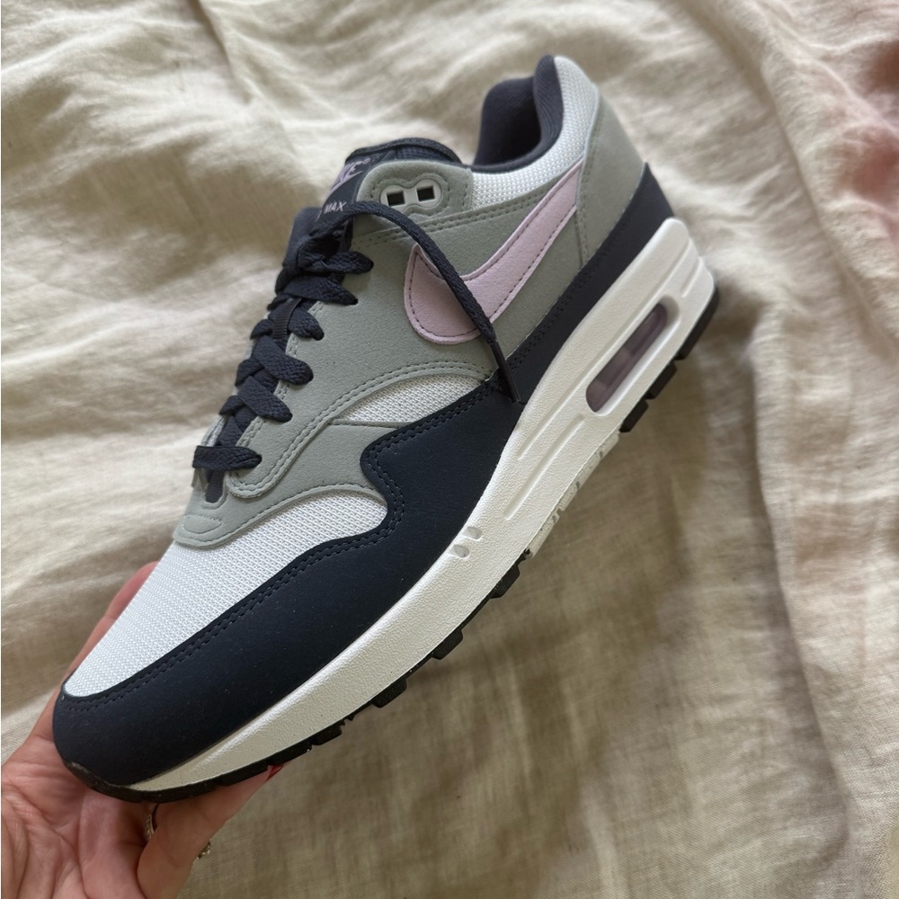 Nike Gray and Black Air Max Sneakers with Cushioned Comfort